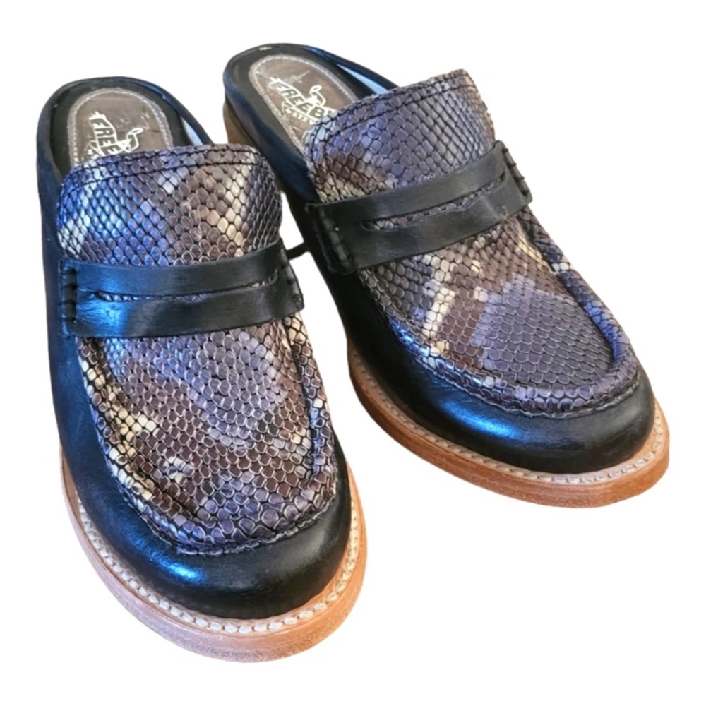 Freebirds by Steven Leather Sanke Embossed Block Heel Open Back Mule Size 7.